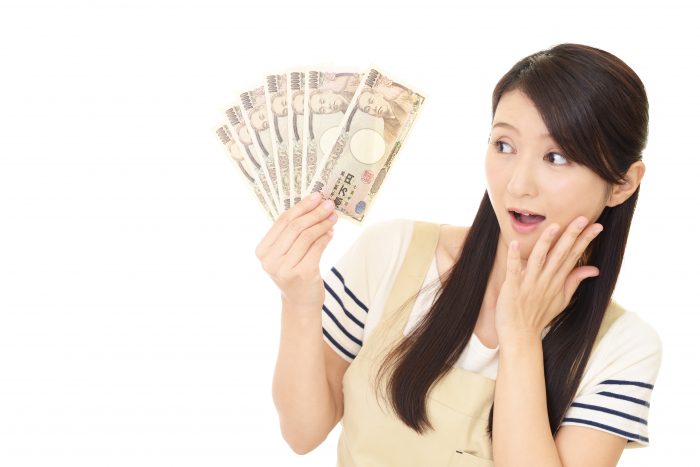 こんなにもらえるの!とびっくりしている女性